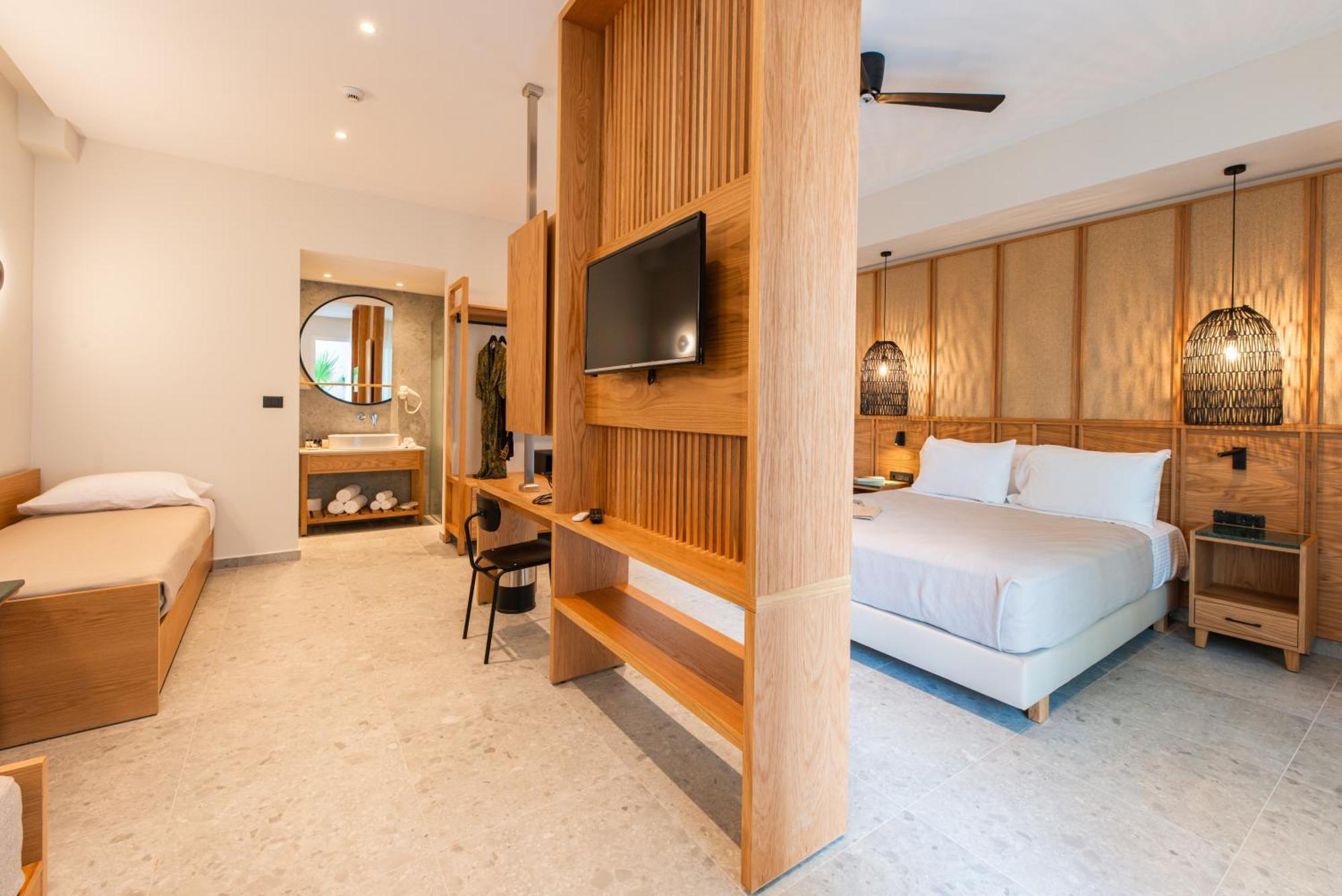 Relax Hotel Палиохора Екстериор снимка
