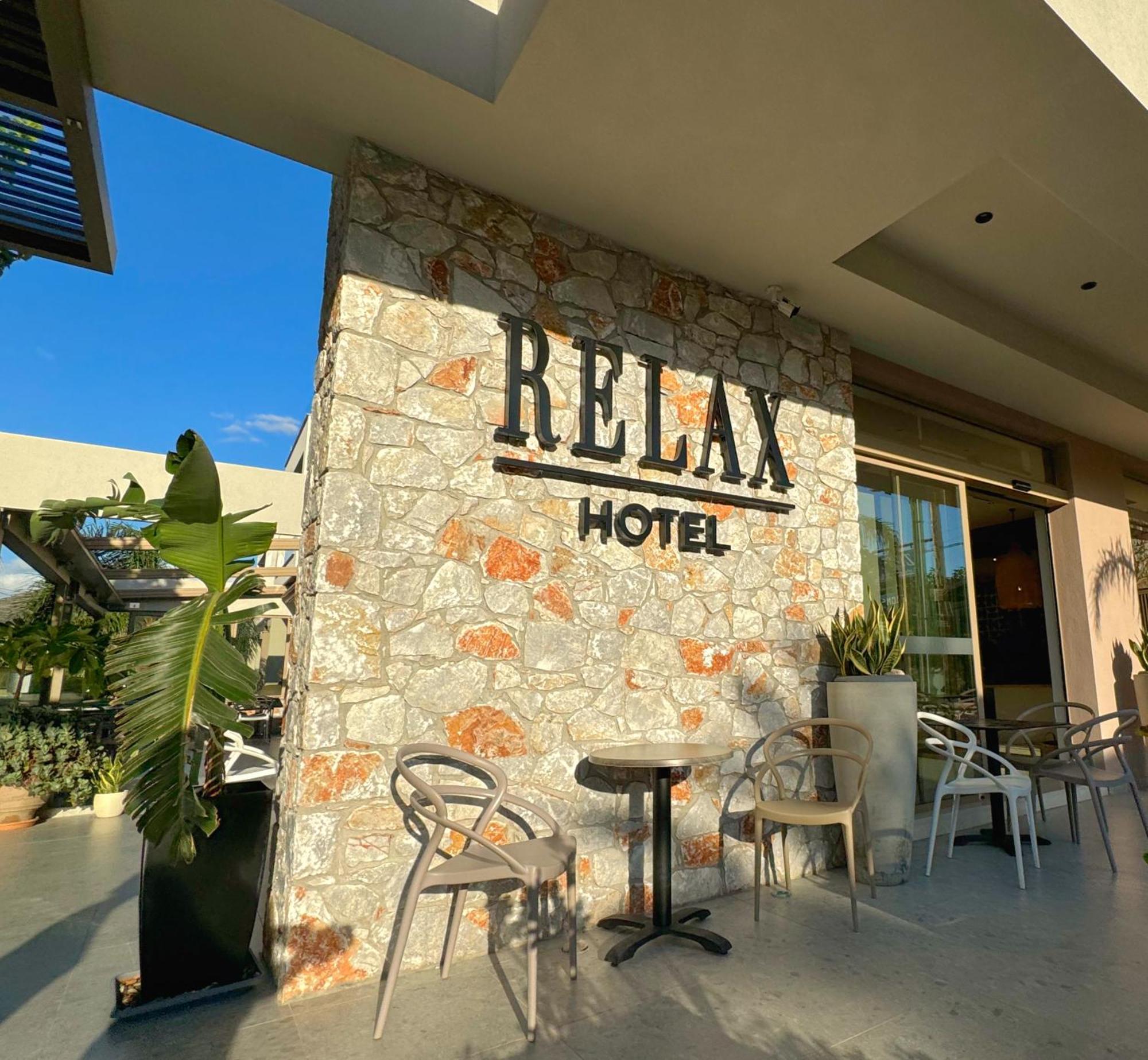 Relax Hotel Палиохора Екстериор снимка